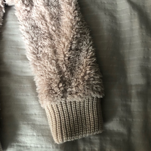 Fuzzy zip up jacket - Picture 6 of 6